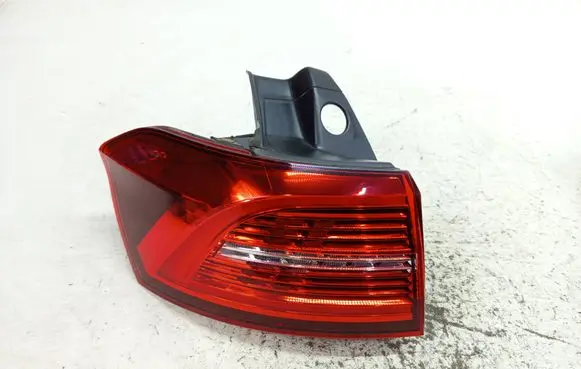 Volkswagen PASSAT B8 Rear/tail lights 3G9945207B