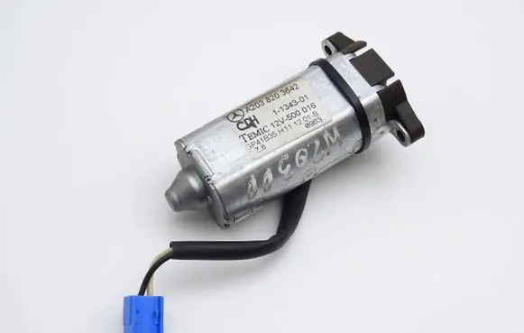 Mercedes-Benz C W203 Seat adjustment motor A2038203642