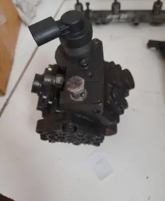 Audi Q7 4L Fuel injection high pressure pump 0445010171 059130755