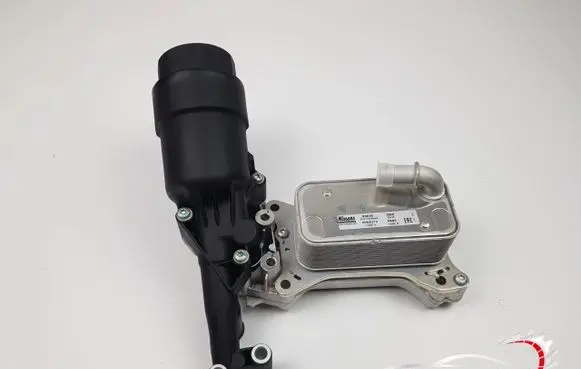 Mercedes-Benz A W176 Engine oil radiator A6511800665