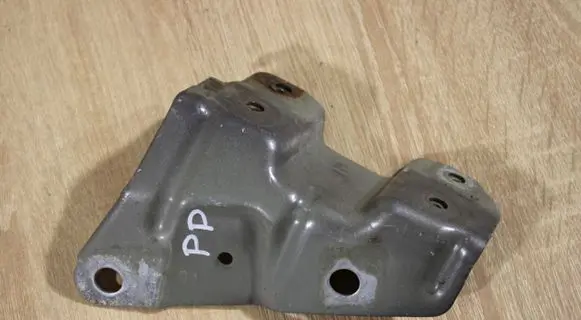 Renault Laguna III Fender mounting bracket 620430008R