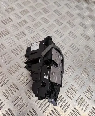 Volvo XC60 Front door lock 31440998