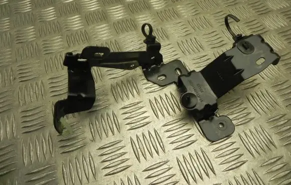Jaguar I-Pace EGR valve cooler bracket J9D314W163HA VD18214