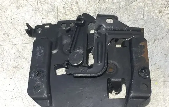 Ford Courier Engine bonnet/hood lock/catch JT7616700 09122AC