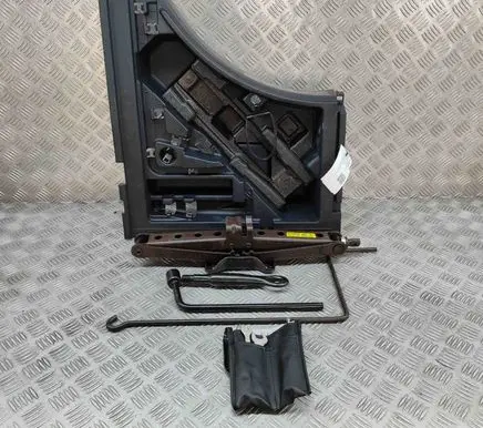 Lexus RX 450H Tool set 0911306020 5196148051