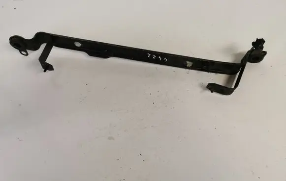 Fuel tank mounting bracket