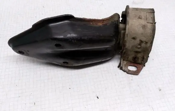 Honda Civic Engine mount bracket 90372699