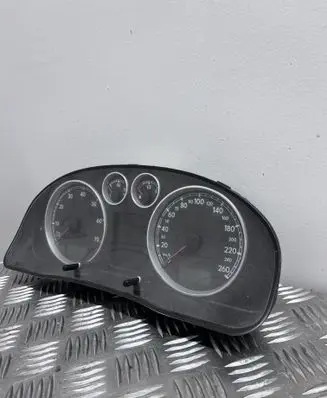 Volkswagen PASSAT B5.5 Speedometer (instrument cluster) 3B0920849 VWZ7Z0E1876453 15030511270