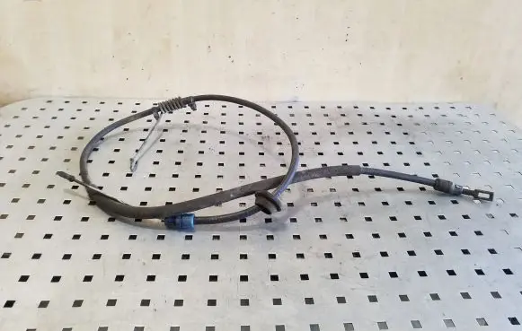 Handbrake/parking brake wiring cable