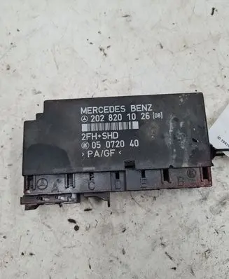 Mercedes-Benz C W202 Comfort/convenience module 2028201026