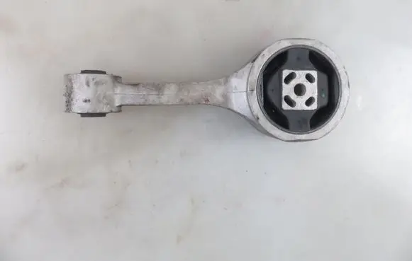 Skoda Fabia Mk1 (6Y) Engine mount vacuum valve 