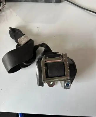 BMW 7 E65 E66 Front seatbelt 561078501 010L000