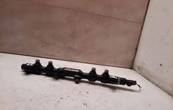 Ford Mondeo Mk III Fuel main line pipe 2S7Q9D280AC 94AC1014A