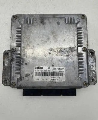 Renault Laguna II Engine control unit/module 8200095416 8200153946 0281010556