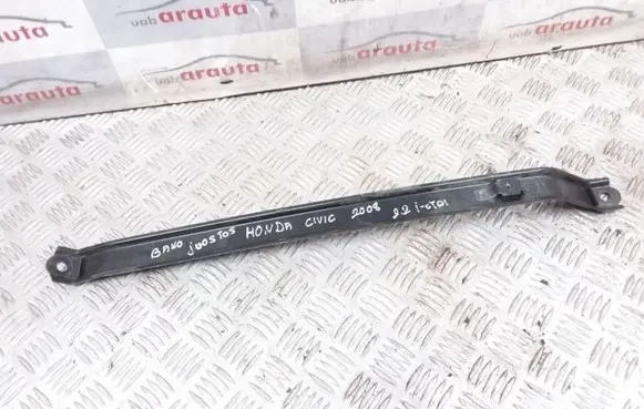 Honda Civic Fuel tank mounting bracket 