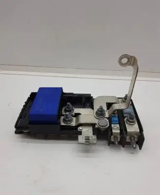 Infiniti Q30 Fuse module A2465401850 1904651 YAP2949511