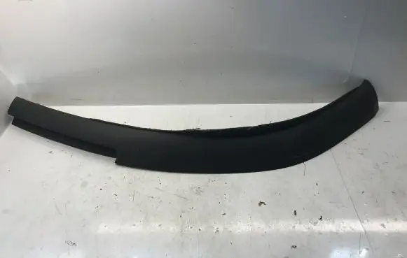 Front bumper lip