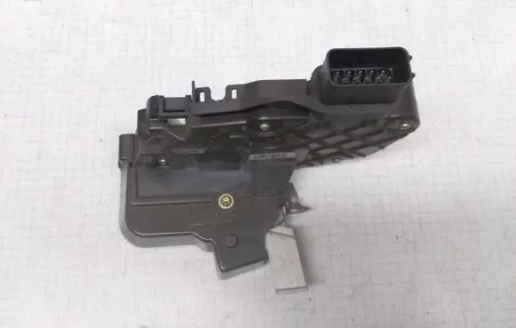 Ford Focus Rear door lock 4M5AR26412EB