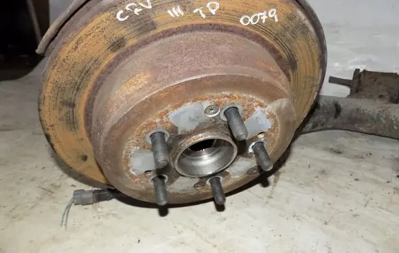 Honda CR-V Rear wheel hub spindle/knuckle 43102SWW