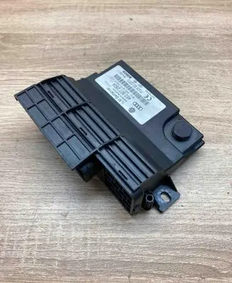 Audi A8 S8 D3 4E Power management control unit 4E0907280A F005S00073