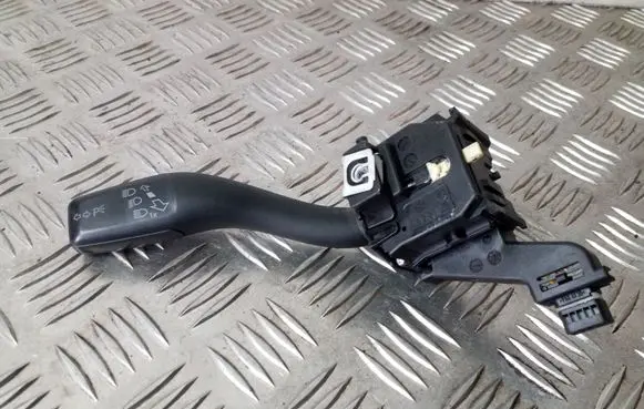 Audi A3 S3 A3 Sportback 8P Indicator stalk 8P0953513E