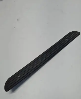 Iveco Daily 35 - 40.10 Front sill trim cover EAN100570 R35DR