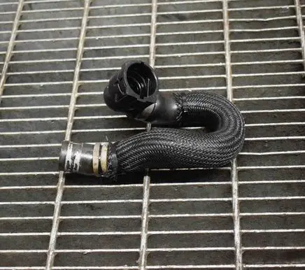 Chevrolet Volt I Engine coolant pipe/hose 20863549