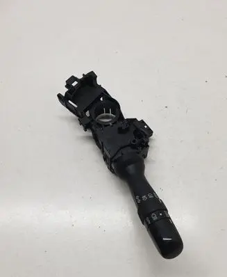 Toyota Auris 150 Indicator stalk 173832