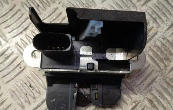 Seat Mii Tailgate/trunk/boot lock/catch/latch 1S0827645