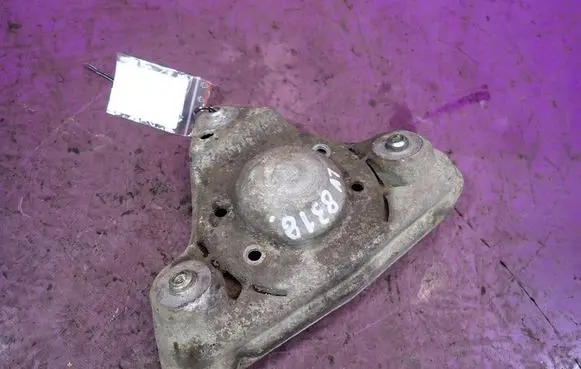 Audi A4 S4 B5 8D Front upper strut mount 