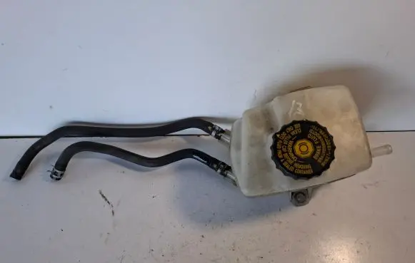 Lexus RX 450H Brake fluid reservoir 240400