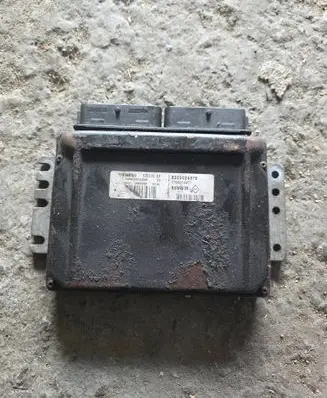 Renault Kangoo I Engine control unit/module 8200024376 7700110471