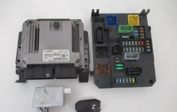 Citroen DS4 Engine ECU kit and lock set 0281032456 9814182680 9806460480
