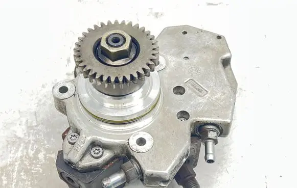 Mercedes-Benz ML W164 Fuel injection high pressure pump A6420700501
