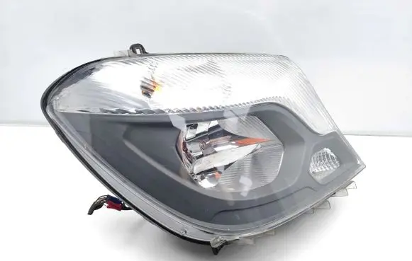 Mercedes-Benz Sprinter W906 Headlight/headlamp A9068202661 1EJ011.030-04