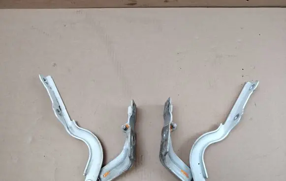 Hyundai i40 Engine bonnet/hood hinges