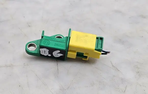 Audi A4 S4 B8 8K Airbag deployment crash/impact sensor 8K0973323S