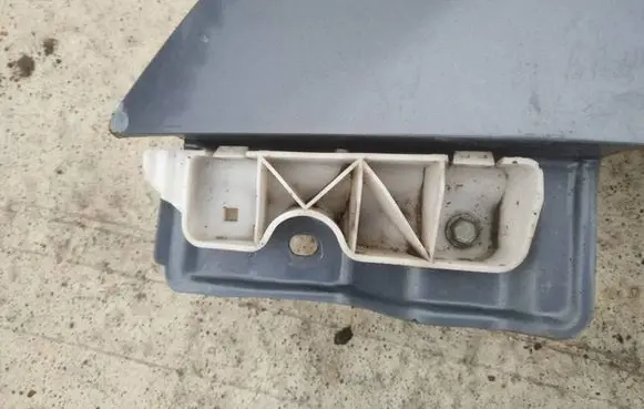 Nissan Qashqai Front bumper mounting bracket
