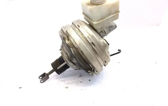 BMW X3 E83 Brake booster 32482806 324828061