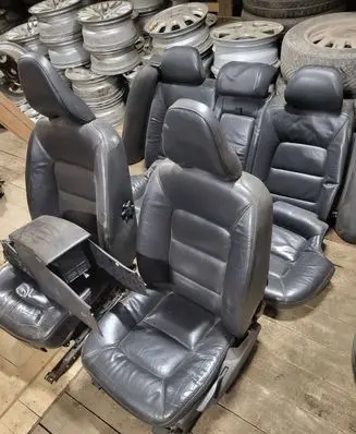 Seat set