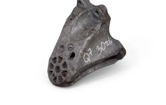 Audi Q7 4L Engine mounting bracket 7L6199307A