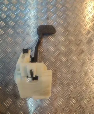 BMW 3 F30 F35 F31 Brake pedal 6860648 678711 20612131859