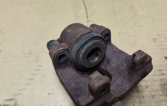 Jeep Grand Cherokee (WJ) Rear brake caliper