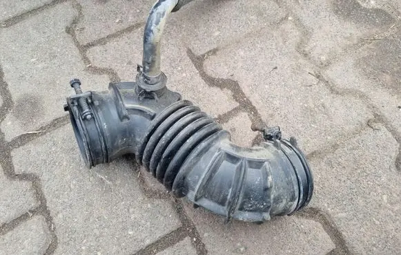 KIA Soul Air intake duct part 28140-B2000