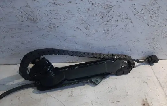 KIA Carnival Sliding door lower roller guide/hinge 