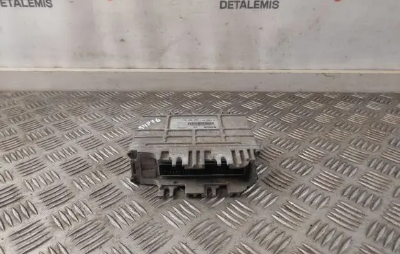 Volkswagen Golf III Engine control unit/module 0261203593 3A0907311