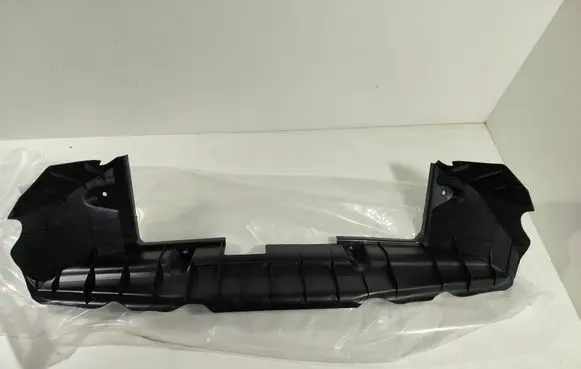 MG ZS Intercooler air guide/duct channel 10233356