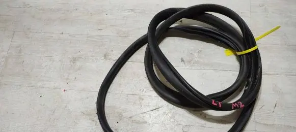 Mazda 2 Rubber seal rear door 