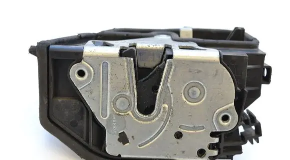 Dacia Sandero Coupe door lock (next to the handle) 7167073