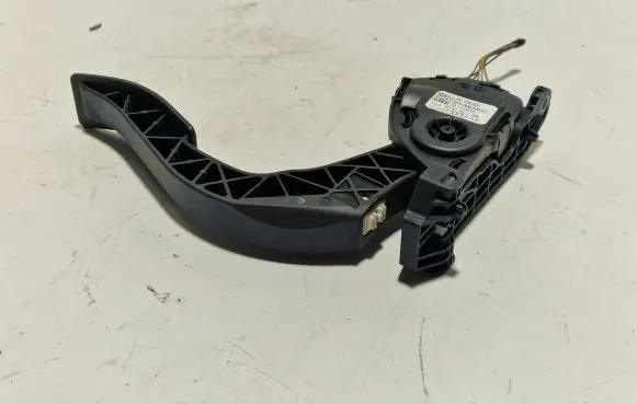 Audi A4 S4 B8 8K Accelerator throttle pedal 8K1723523A